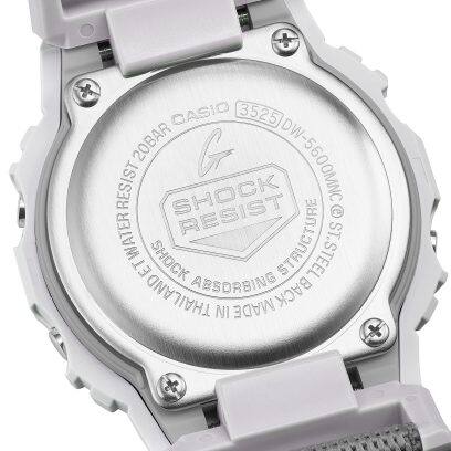 G-SHOCK CASIO 白色布帶Digital Watch DW-5600MNC-7A8